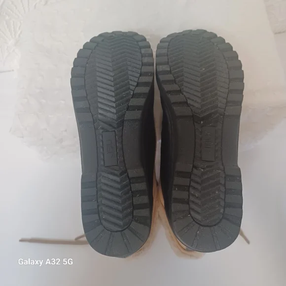 JBU Women Size 10 Tan and Black Winter Boots - Picture 9 of 12